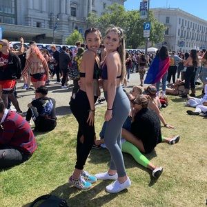 Meet your Posher, Devyn